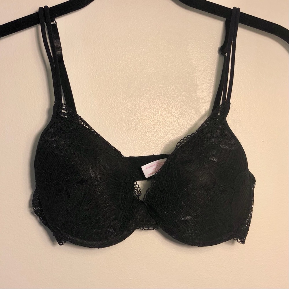 black lacy underwire bra